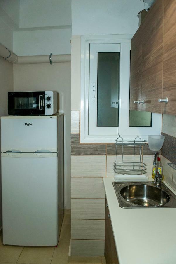 Athenshub - Across Metro Station Apartment Exterior photo