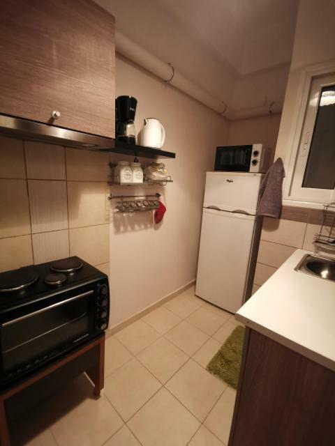 Athenshub - Across Metro Station Apartment Exterior photo